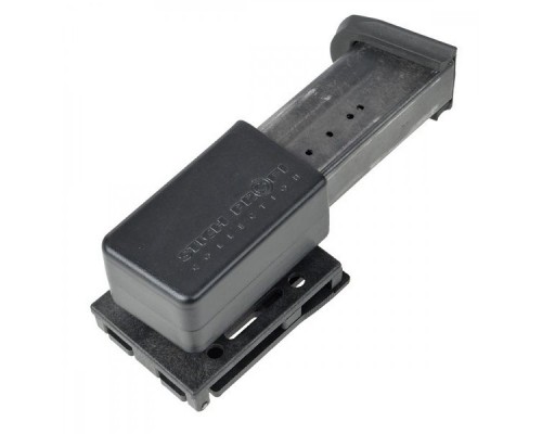 Universal magnetic poucher for pistol magazine