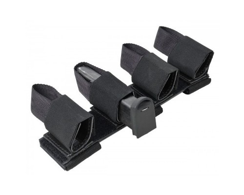 Poucher universal with a change in the angle of inclination for 4 magazines