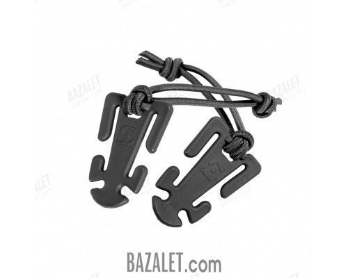 Universal holder on molle